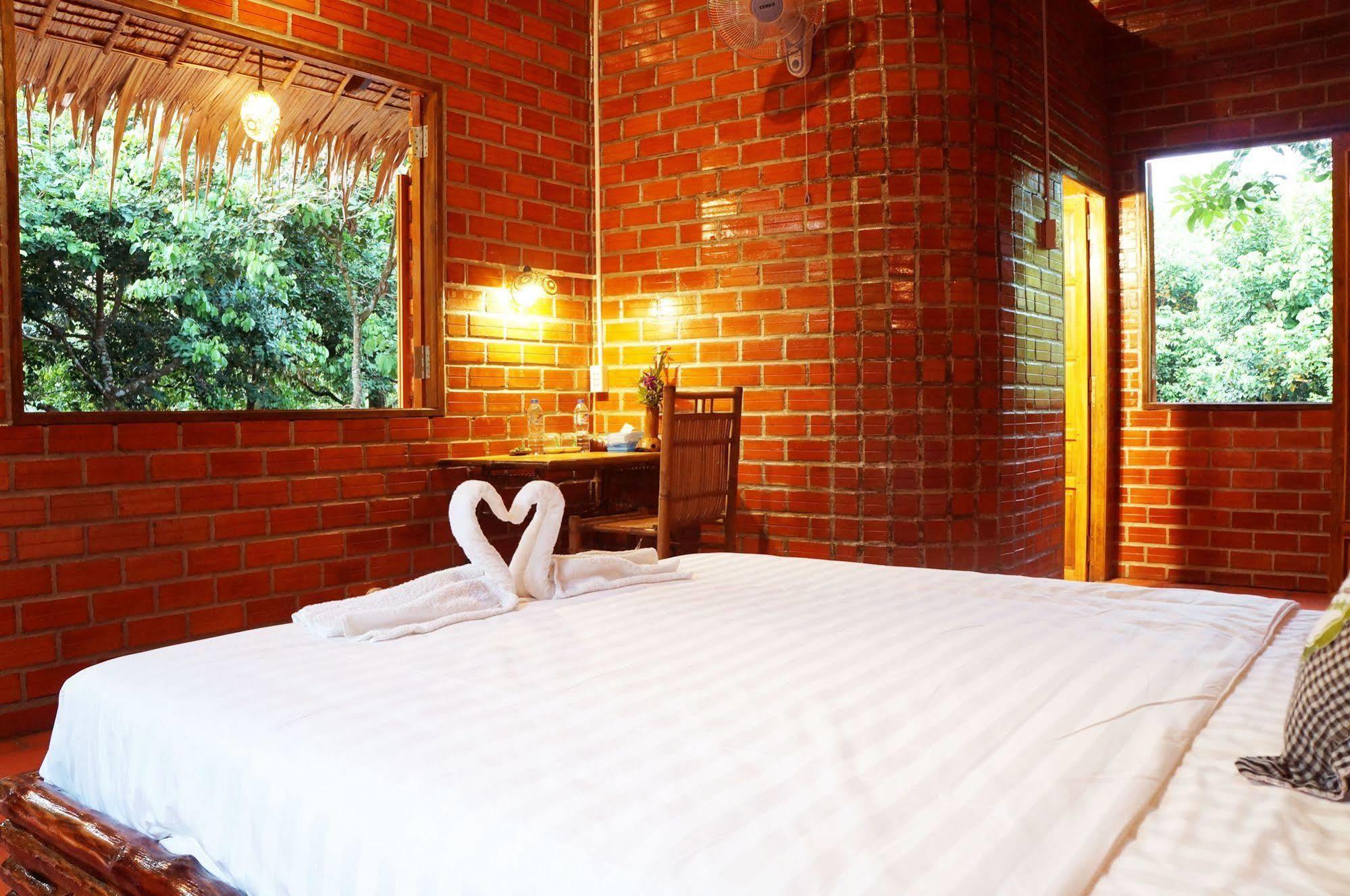 Mekong Rustic Lodge Cai Lay Экстерьер фото